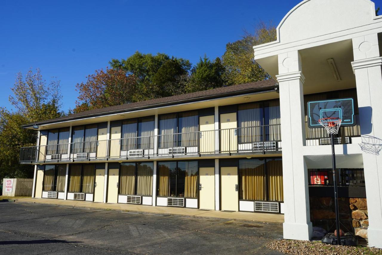 Sunset Inn Clarksville Bagian luar foto