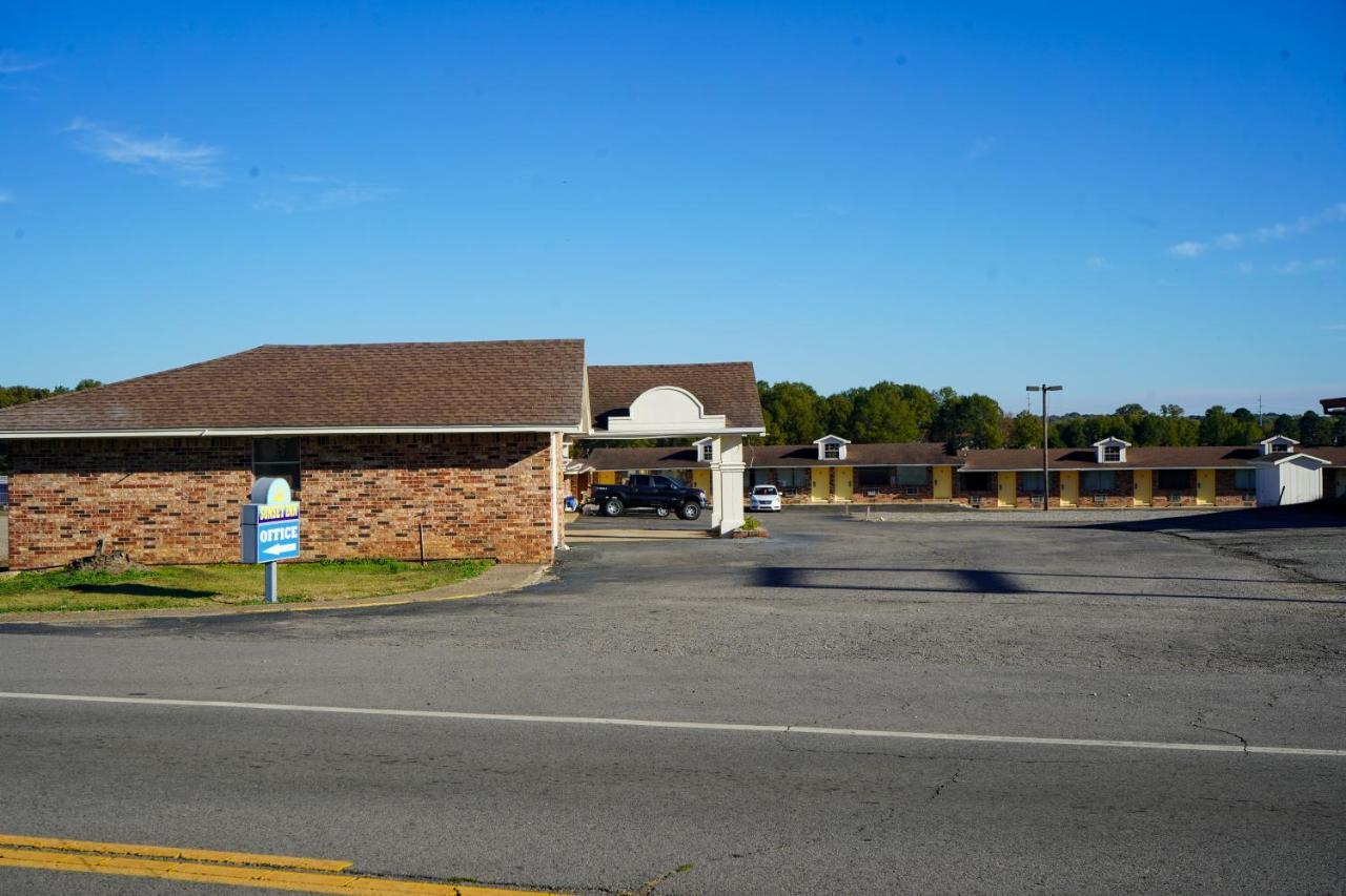 Sunset Inn Clarksville Bagian luar foto