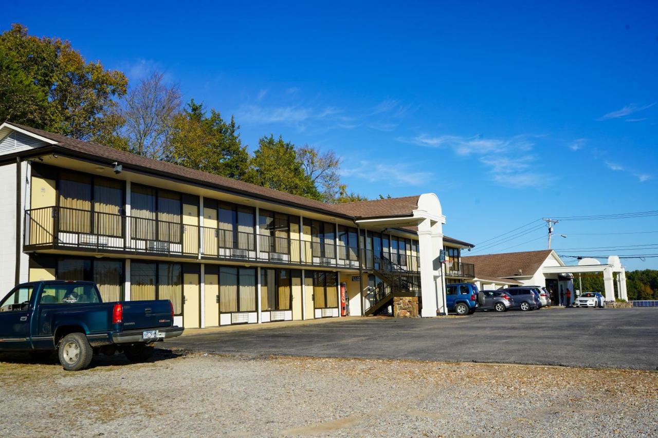 Sunset Inn Clarksville Bagian luar foto