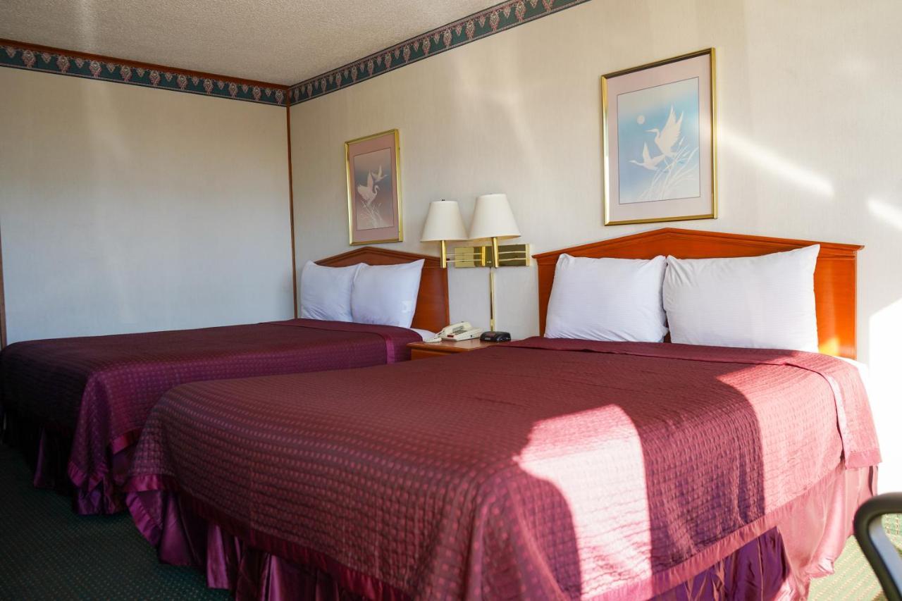 Sunset Inn Clarksville Bagian luar foto